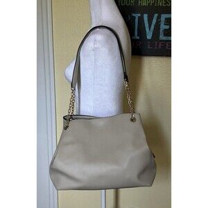 Seven Days Lifestyle And Dreams Vegan Large Beige 3 Compartment Chain Strap Bag